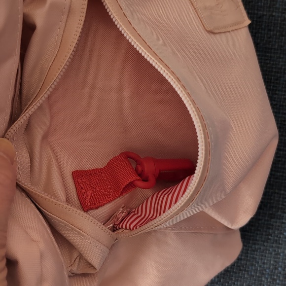 HERSCHEL BAG EUC - Picture 9 of 13